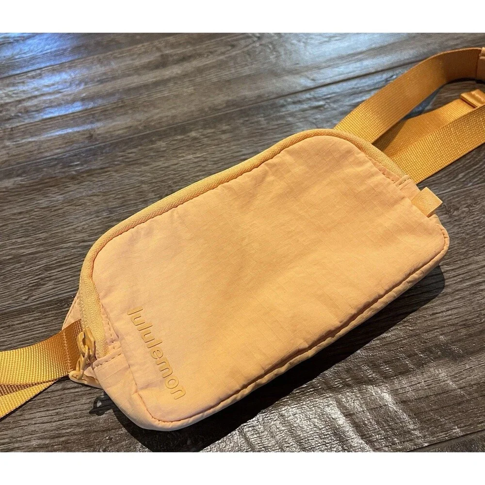 LULULEMON Mini Belt Bag Orange Dream 7-5 Inches Purse Crossbody Men’s Women’s